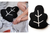 coussin feuille pour enfants par Main Sauvage