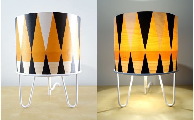 lámpara infantil Minilum, pantalla de madera con motivos geometricos