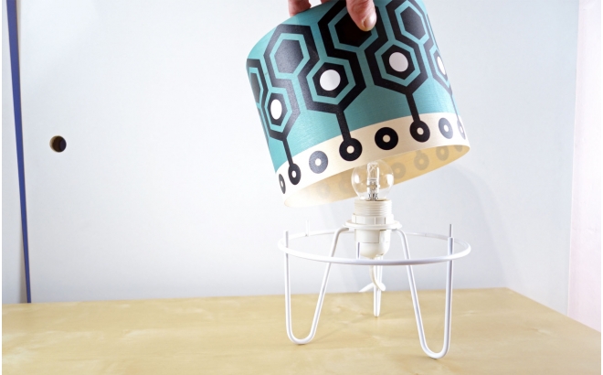 lámpara infantil Minilum motivo geometrico Robot