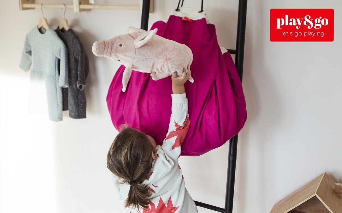 pink storage bag and play mat