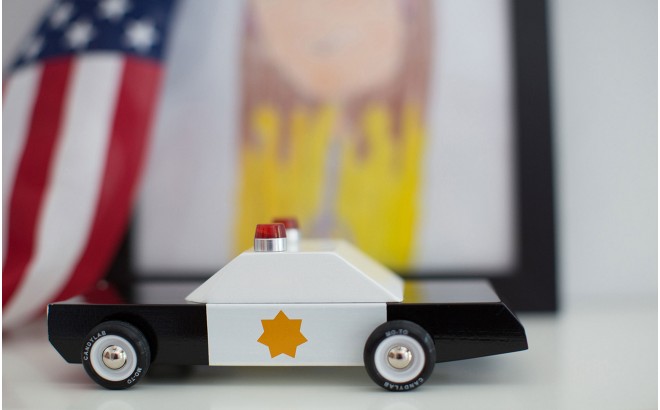 juguete coche de policía infantil para niños Police Cruiser por CandyLabToys