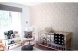 papel pintado infantil de pájaros y follaje rosa para habitación bebé o niña