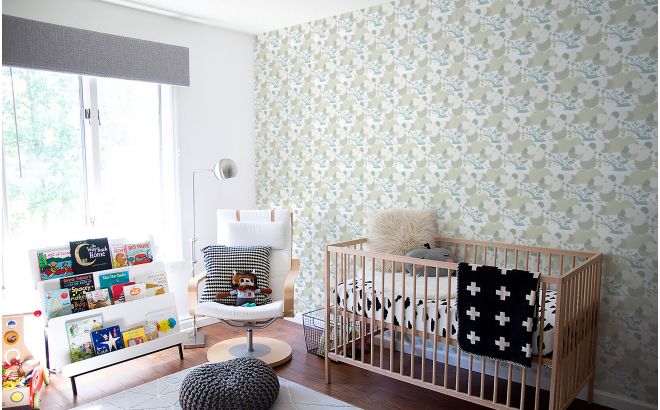 papel pintado infantil de pájaros y follaje azul para habitación bebé o niña