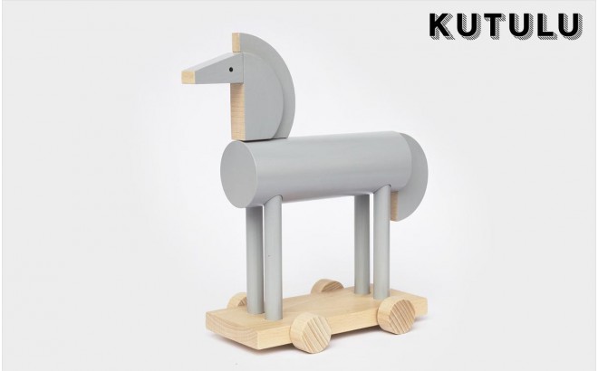 juguete caballo de madera gris Griseon por Kutulu design